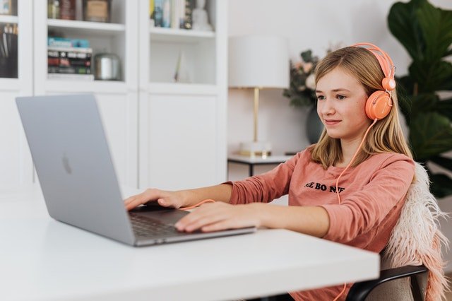 A Digital Learner's Guide to Customized Education