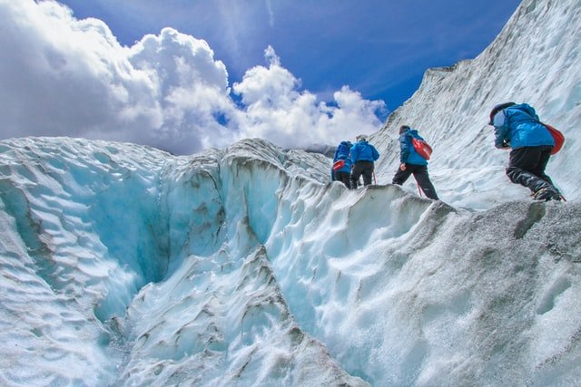 climbling the Mt. Logan