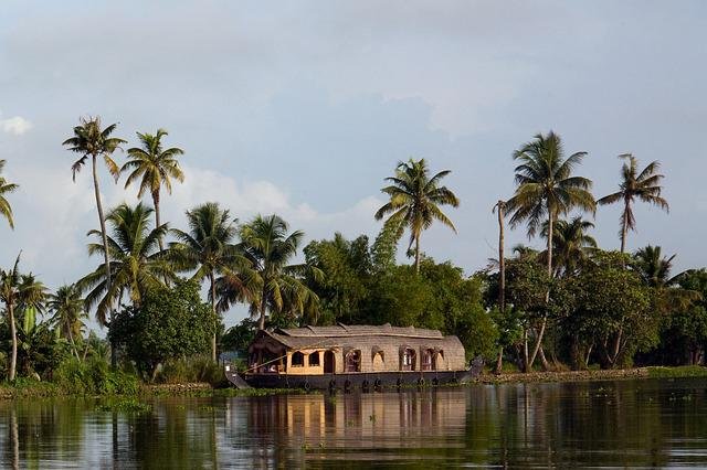 Things to do in Kerala - houseboat