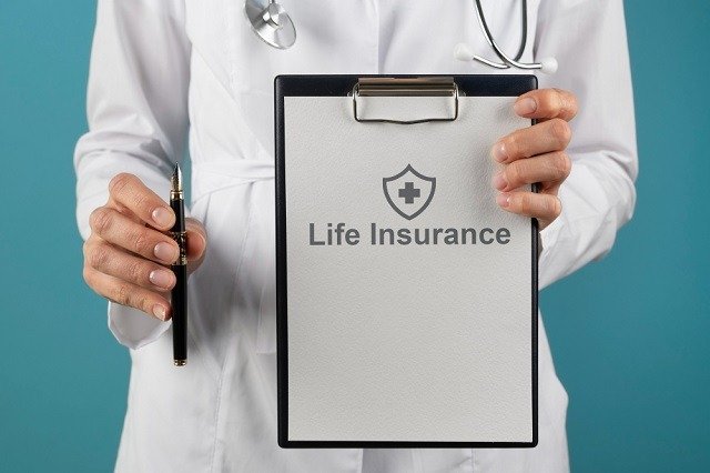 How Does Life Insurance Work for World Travelers